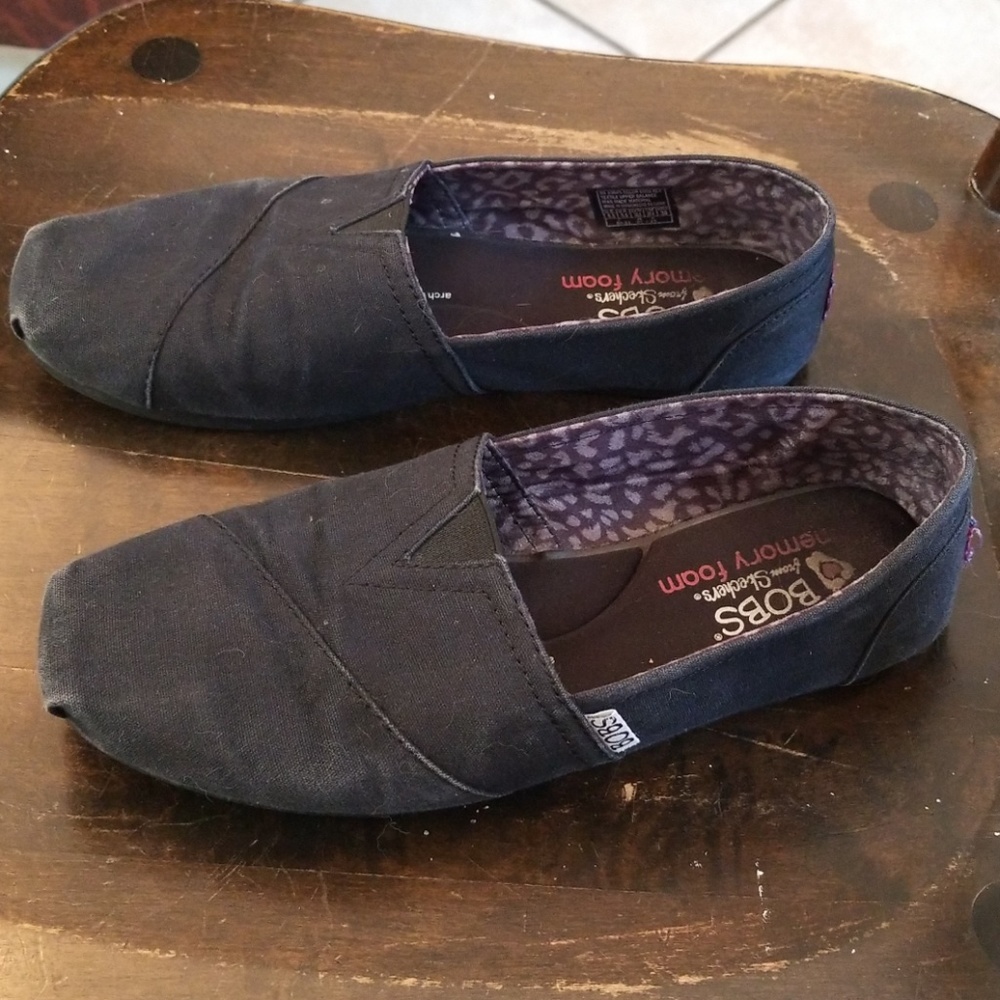 Bob's by Sketchers black flats slip-ons women 8.5
